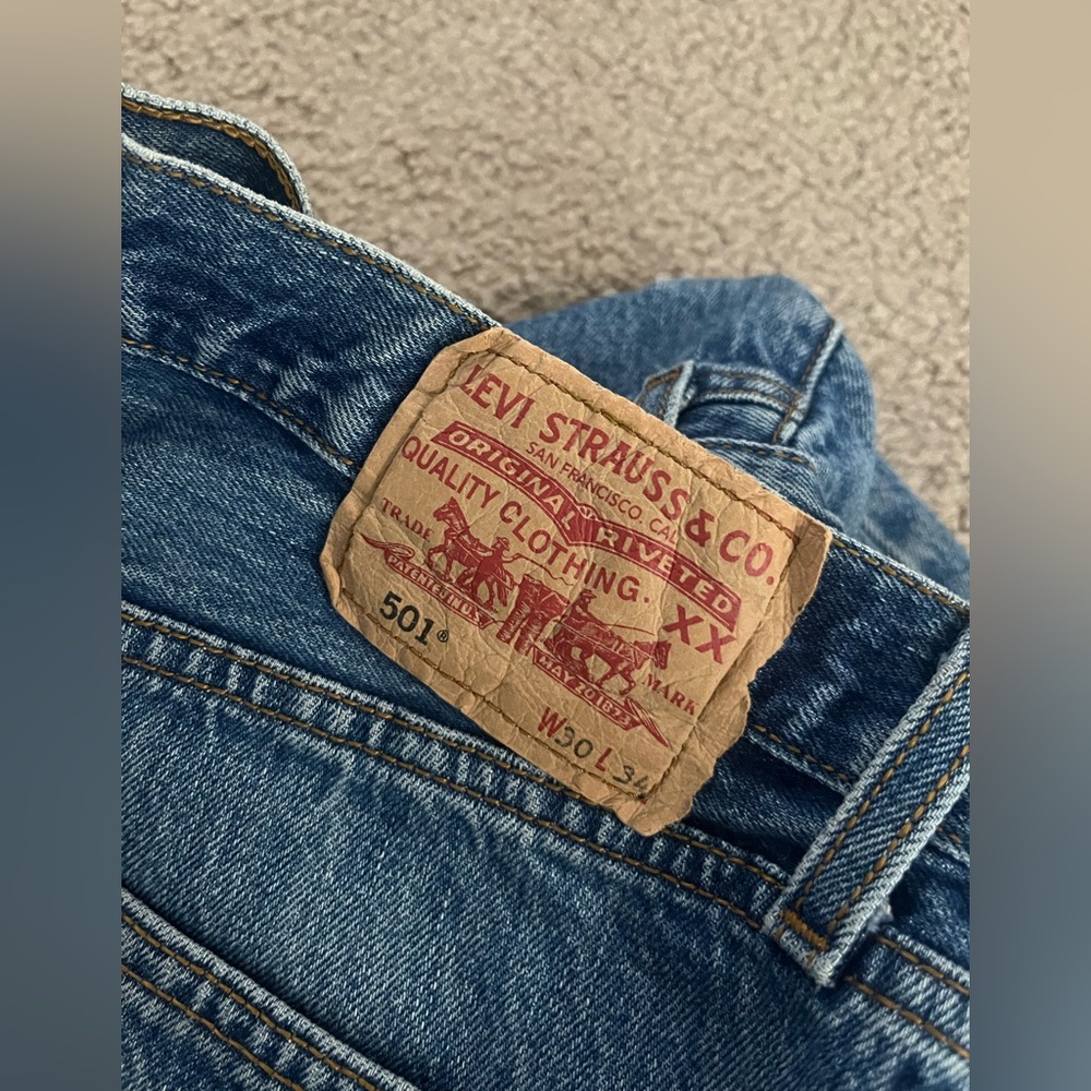 Levi's 501 Jeans - Picture 3 of 4